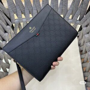 Gucci bags are new, trendy and versatile, interpreting high-end fashion attitude